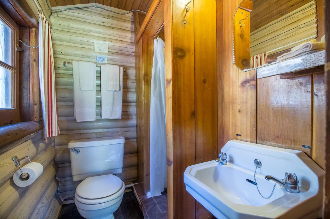 Kootenay Park Lodge Vermillion Crossing Buitenkant foto