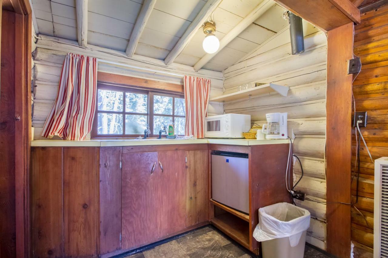 Kootenay Park Lodge Vermillion Crossing Buitenkant foto