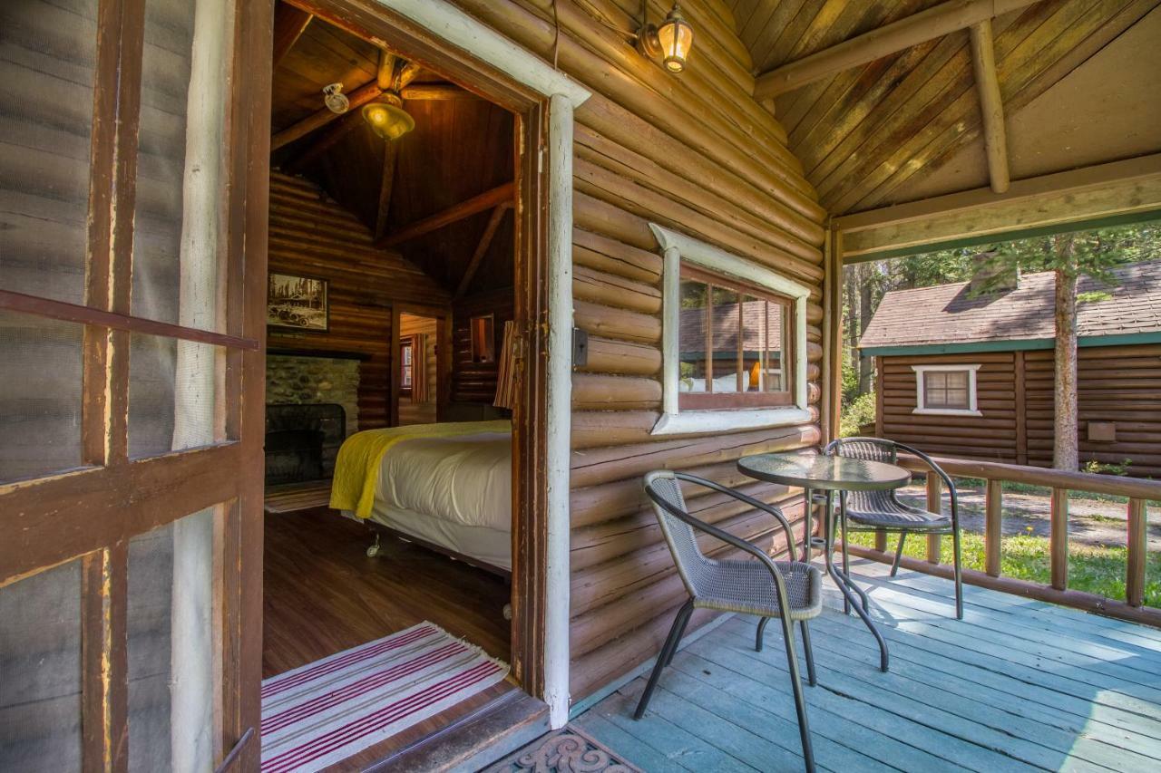 Kootenay Park Lodge Vermillion Crossing Buitenkant foto